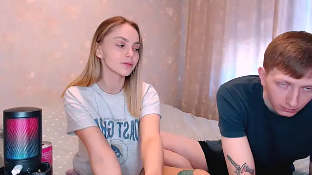 juliaanddima Live Webcam on Stripchat