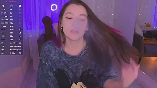 Mira_Falls's Stripchat show and profile