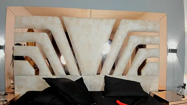 REINA_ADAHARA webcam