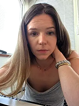 free adult cam Lucie Mehott