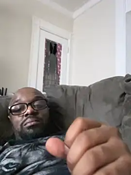 mrunintentional - MrUnintentional's free webcam - UK Sex Cams