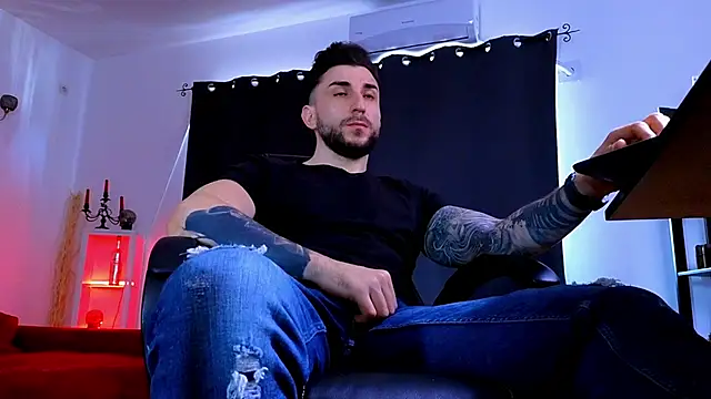 MightyAaron66 webcam