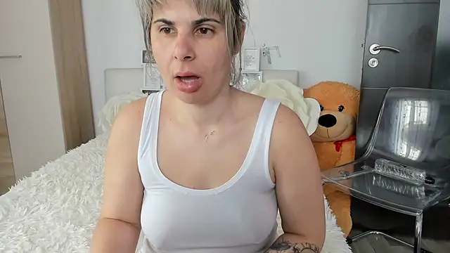 sweetemy4u - Sweetemy4u's free webcam - UK Sex Cams