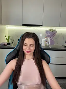 CurlyLara Live Webcam on Stripchat