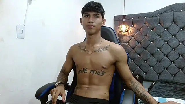 luka_big18 (M twink) - cum in public