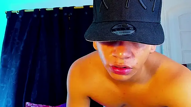 aless_bigg (M twink) - show me that you love me❤❤❤