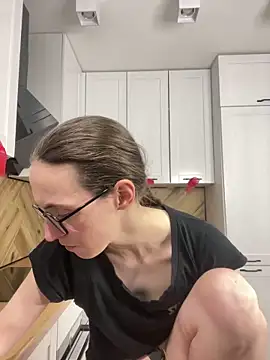 martiniiselenna (F young) - Licking lips