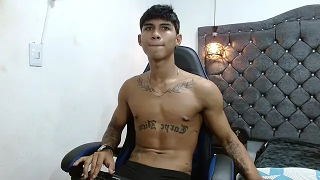 luka_big18 (M twink) - cum in public