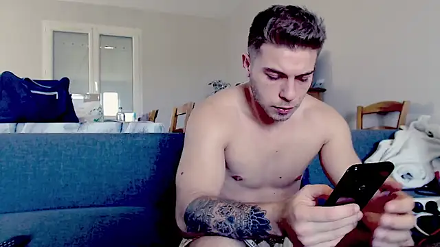 Elkafit28 live sex cam