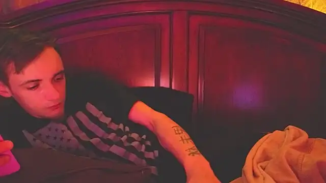 Ilovepussy1911 webcam