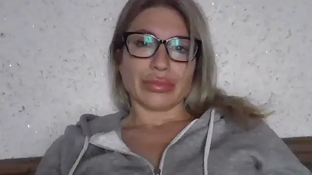 fox_red_lady7 webcam