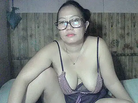Pinay_BigTits69 webcam