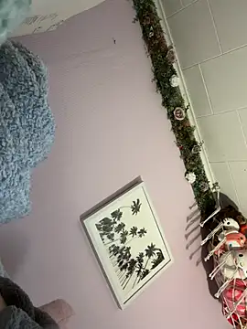 imawhorenslut19 webcam