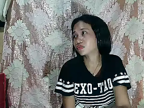 PinaySkinnyGirl webcam