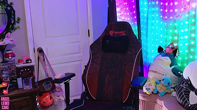 Angel-Lewd-Cake webcam