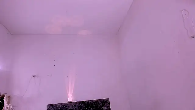 carolinemiller7 webcam