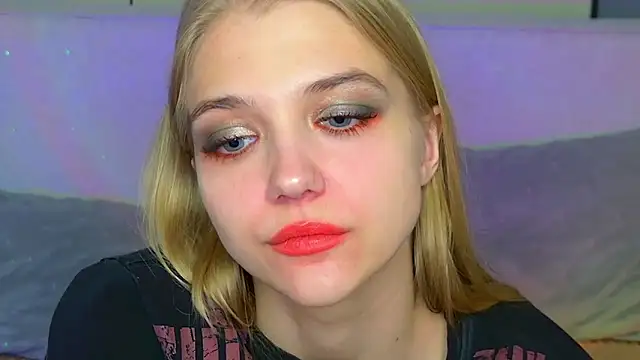 4example_Chloe webcam