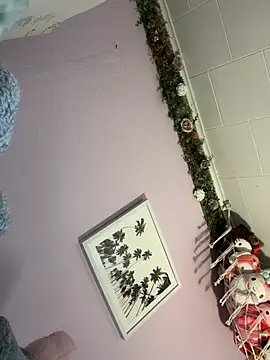 imawhorenslut19 webcam