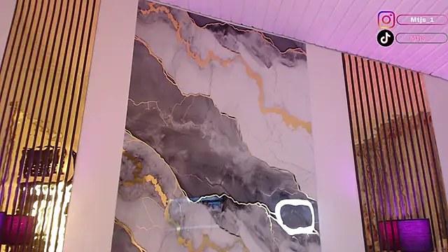 MiticaBrennet_ webcam