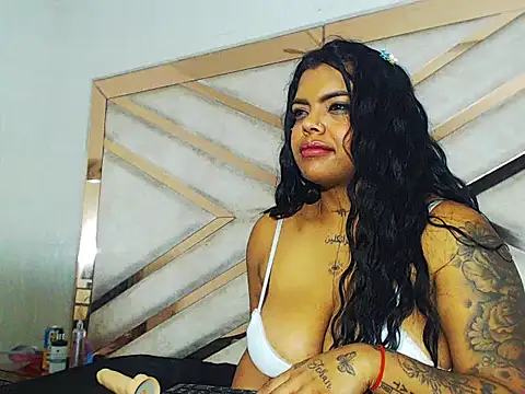 Luna_and_Rose webcam