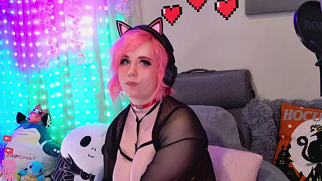 Angel-Lewd-Cake webcam