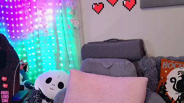 Angel-Lewd-Cake webcam