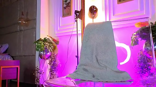 AlessiaLondon webcam