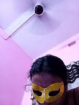 Gullapi Stripchat cam model