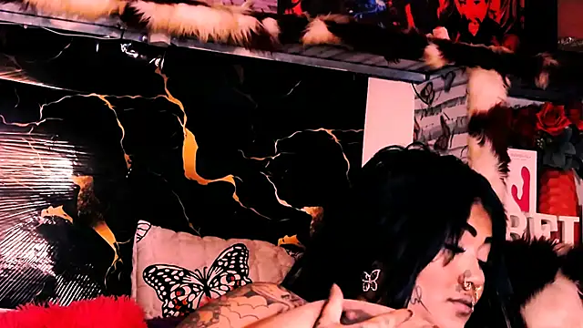 indian_dreamgirl webcam