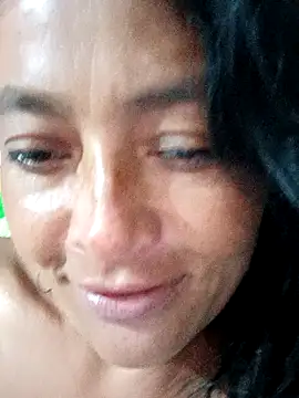 Webcam Model (sarayulith)  is live.Free join now!