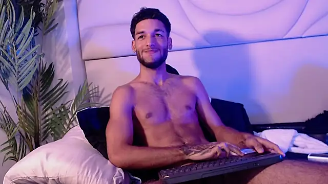 thiagoferreti - Thiagoferreti's free webcam - UK Sex Cams