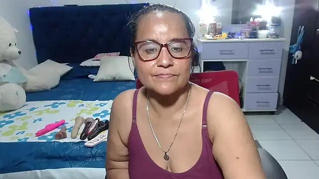 pervert_mommy_ - Pervert_mommy_'s free webcam - UK Sex Cams