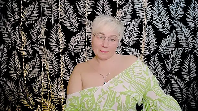 Olivia_playful webcam