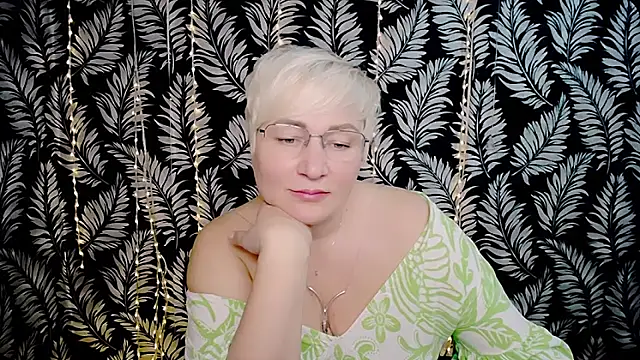 Olivia_playful webcam