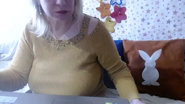 QueenLana live sex cam