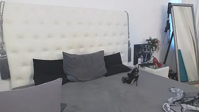 AlinaOnly live sex cam