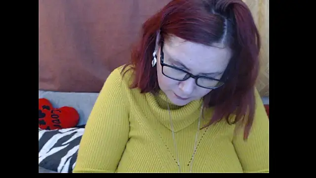 PlayfullMature webcam