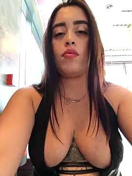 MissNyraSecret webcam