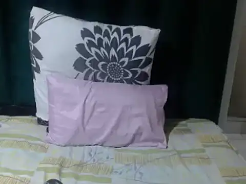 caramelmelons78 - CaramelMelons78's free webcam - UK Sex Cams