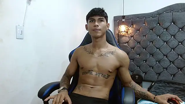 luka_big18 (M twink) - cum in public