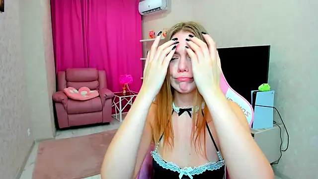 strawberrye - Strawberrye's free webcam - UK Sex Cams