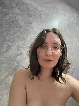 The_Snowwhitee's Stripchat show and profile