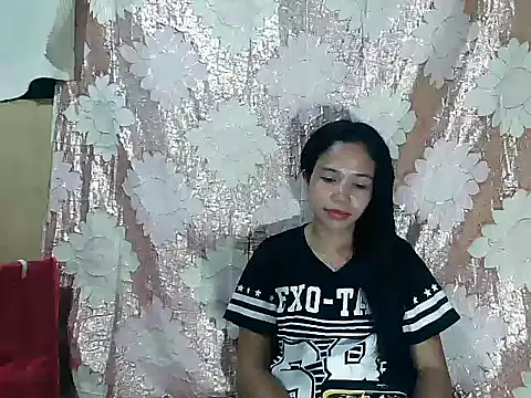 PinaySkinnyGirl webcam