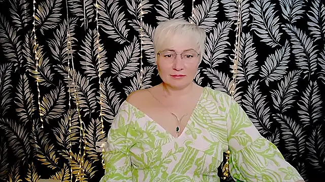 Olivia_playful webcam