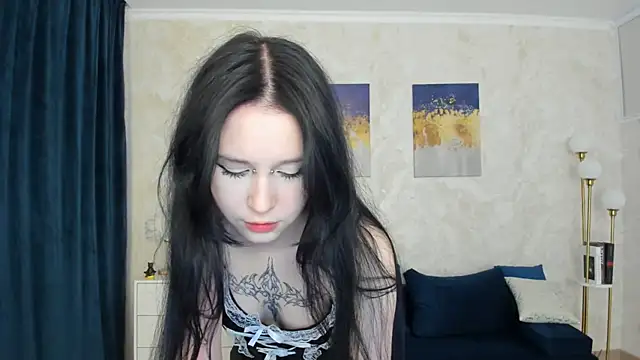 VioletHarme webcam
