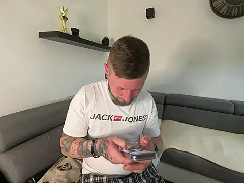 BonnyundClyde19's room