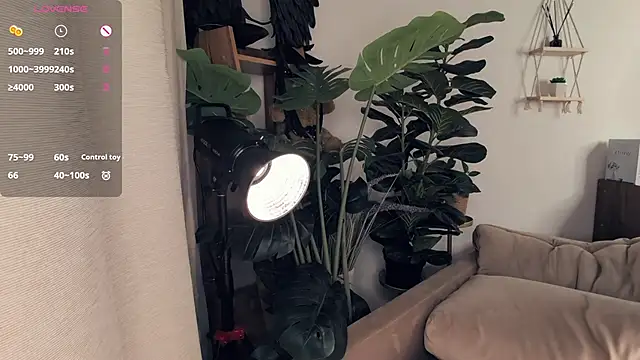 LaureMestler live sex cam