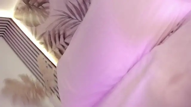 Samaantha-White webcam