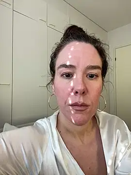 MilkyHoneyLullabies webcam