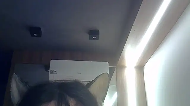 SkinnyKitten webcam